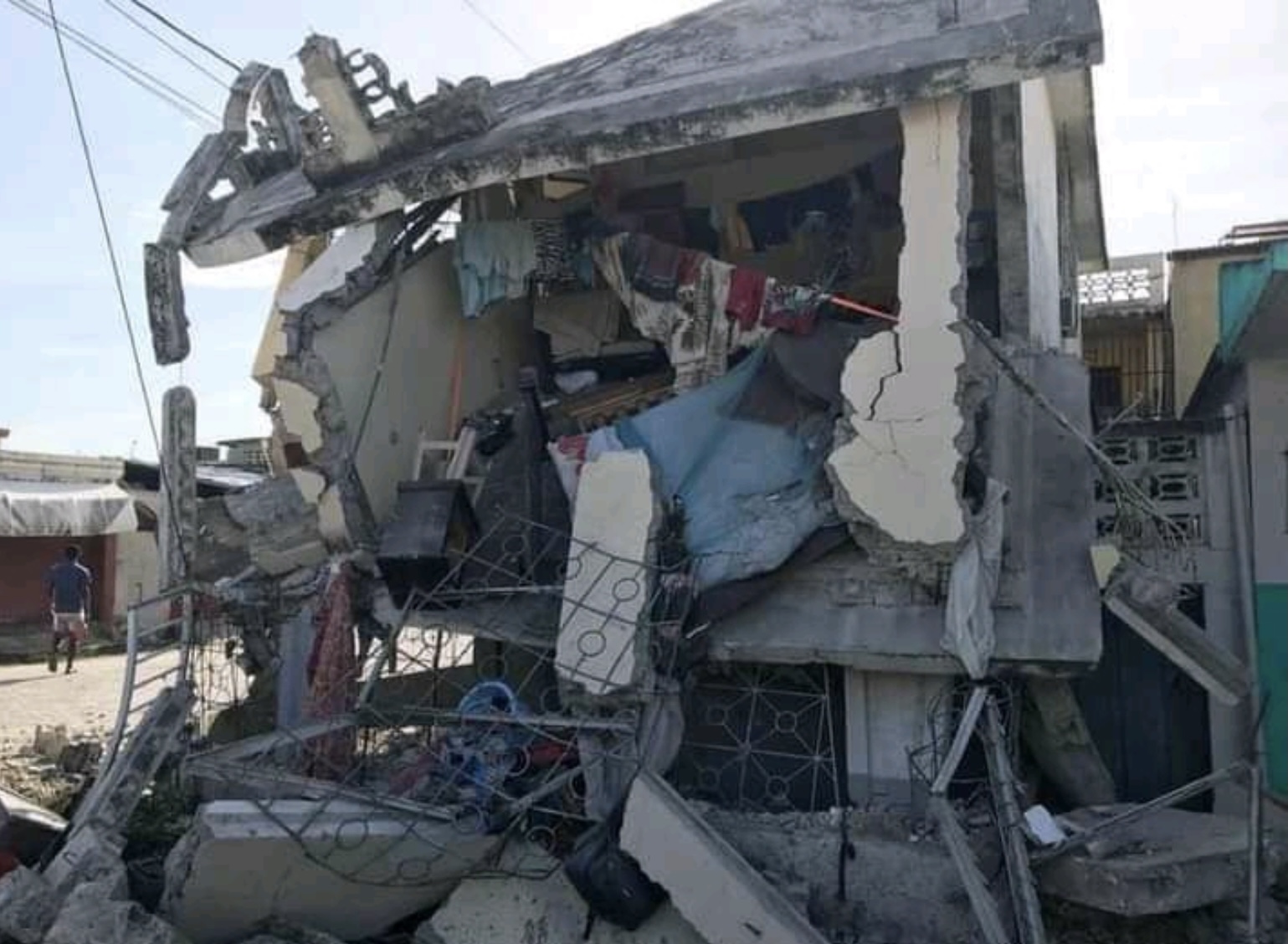 haiti rubble 2